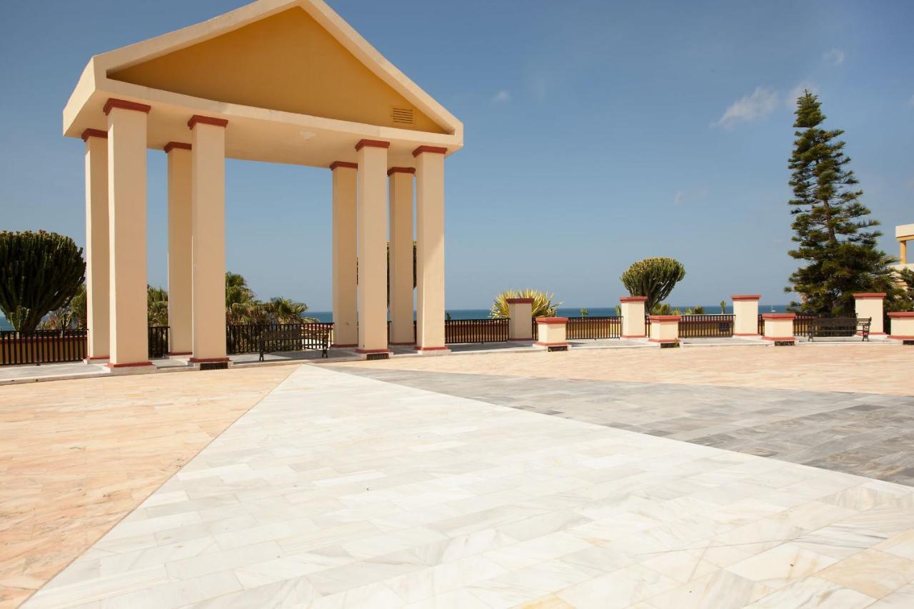 Romana Playa Studio Elviria Марбелья Экстерьер фото