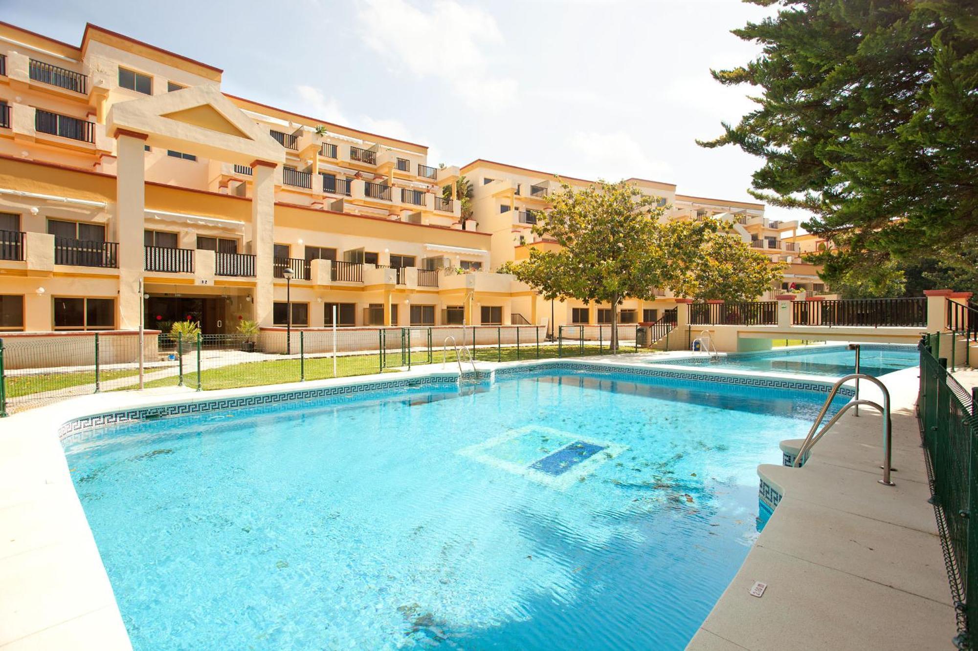 Romana Playa Studio Elviria Марбелья Экстерьер фото